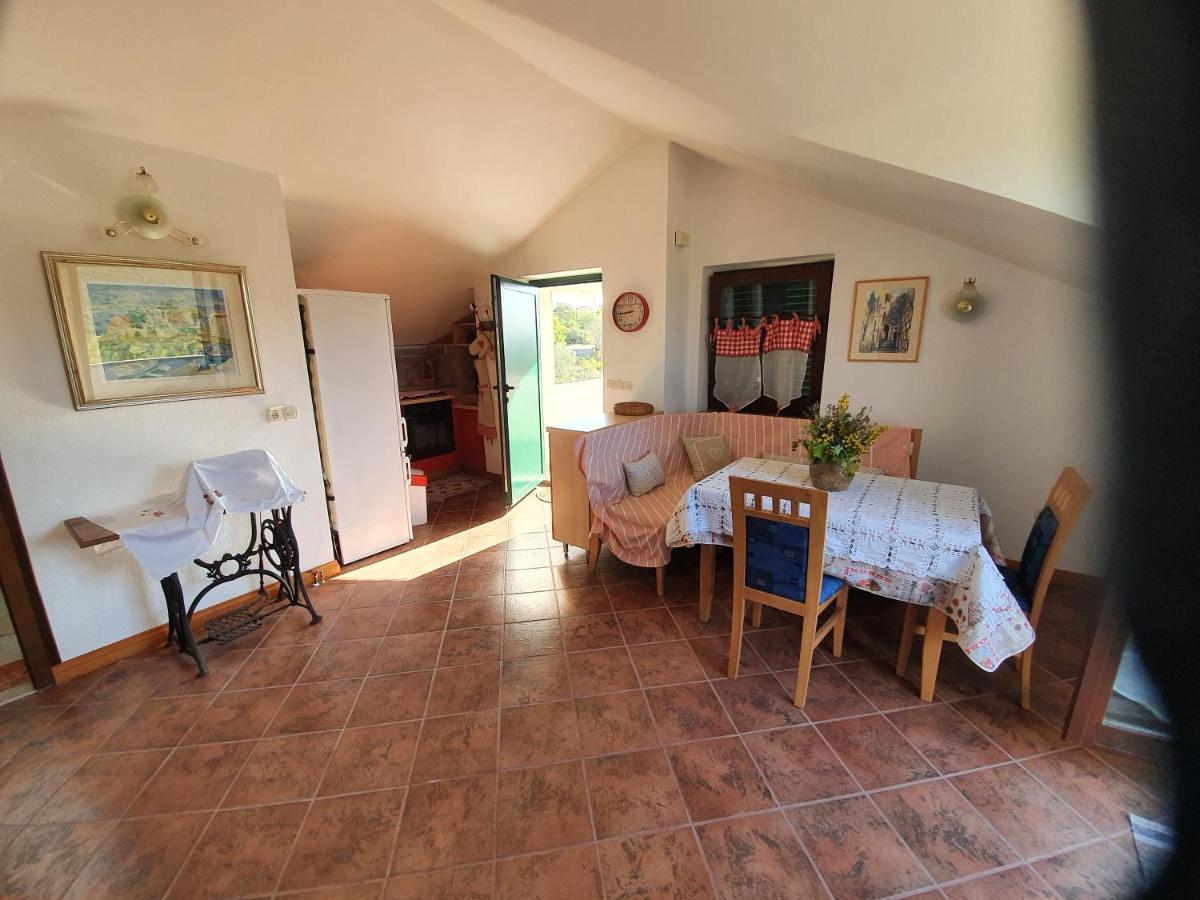 Holiday House "Lea" Lukoran Esterno foto